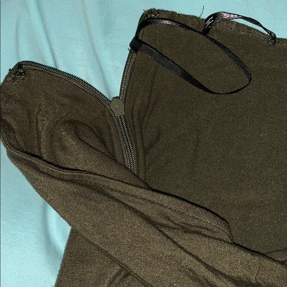 Shein asymmetric skirt- ARMY GREEN💚 - Picture 3 of 8